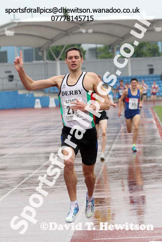 Senior mens 1500 metres, Northern Championships, Sport City, Manchester. Photo: David T. Hewitson/Sports for All Pics